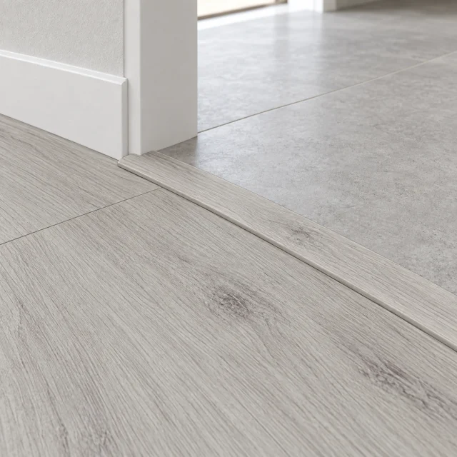 Como Oak White T-molding transition — installed view with product profile inset