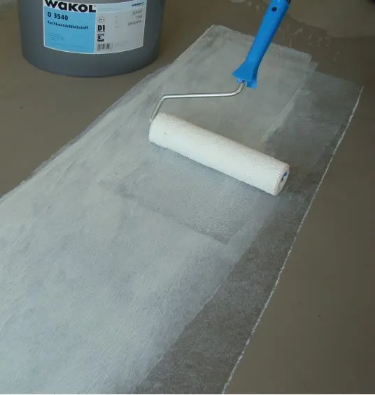 Cork Adhesive Processing Instructions Laying Cork Tiles With Wakol D 3540 Apply Cork Adhesive With Shorthair Velour Roller On Subfloor